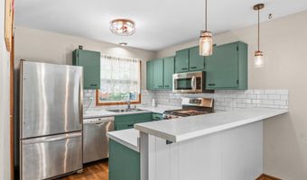 1602 Golden Oak Ln, Madison, WI 53711