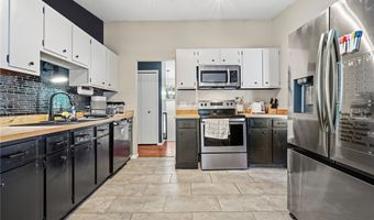 825 Valley Dr, Amherst, OH 44001
