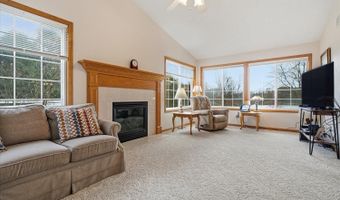 178 40th St, Allegan, MI 49010