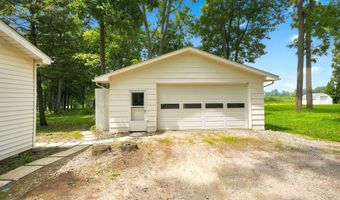 1001 Hickory Hills Dr, Angola, IN 46703