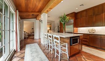 3044 Mcconnell Dr, Baton Rouge, LA 70809