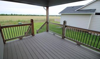 8641 E Cherrywood Ct, Bel Aire, KS 67226