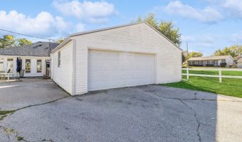 203 4th St SE, Altoona, IA 50009