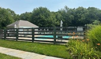 2 Martingale Ln, Narragansett, RI 02882