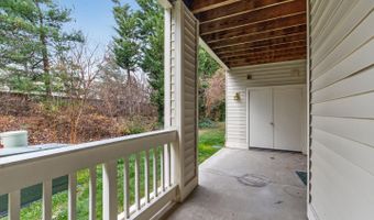 6944 ELLINGHAM Cir #A, Alexandria, VA 22315