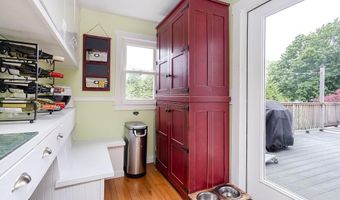 50 Cole St, Jamestown, RI 02835