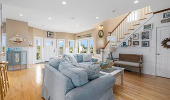 439 Wandsworth St, Narragansett, RI 02882