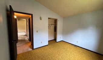 408 Elm St, Albert City, IA 50510