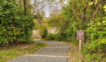 705 LYLES Ln, Alexandria, VA 22314