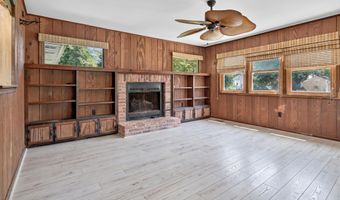 17 Railroad Ave, Beachwood, NJ 08722