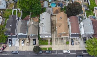 42 E 40th St, Bayonne, NJ 07002
