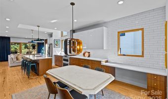 2553 Elkwood Cir, Charlotte, NC 28205