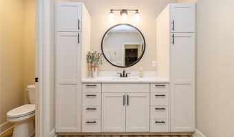 1705 Court St, Adel, IA 50003