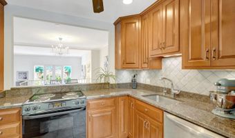 117 PRINCESS St, Alexandria, VA 22314