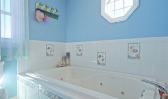 78 Main St, Bayonne, NJ 07035