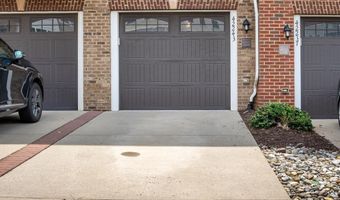 42243 CANARY GRASS Sq, Aldie, VA 20105