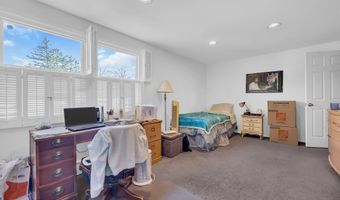 37 Faith Ln, Aberdeen, NJ 07747