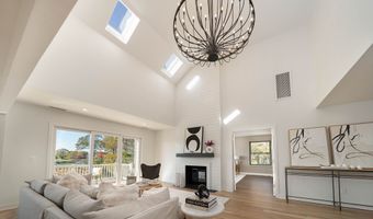 74 Quarry Dock Rd 74, Branford, CT 06405