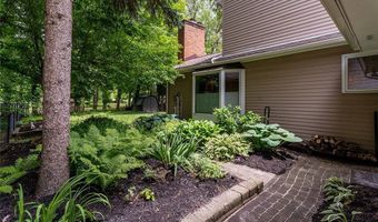 20 Dan Troy Dr, Amherst, NY 14221