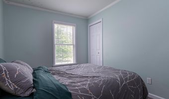 46 Duffy Dr, Bennington, VT 05201