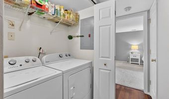 1356 Holgate Dr G3, Ballwin, MO 63021