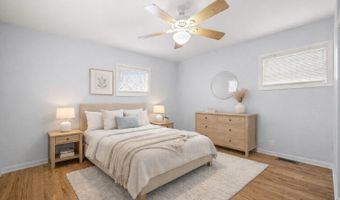 27 W347 Washington Ave, Winfield, IL 60190