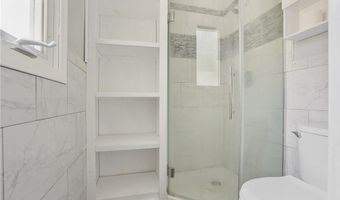 240 S Park Dr, Aurora, OH 44202