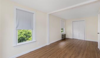 37 Reservoir Rd, Middletown, RI 02842