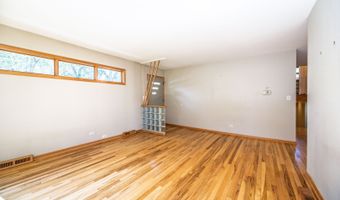 106 W Cedar St, Arlington Heights, IL 60005