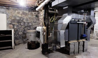 208 W Erie St, Albion, MI 49224