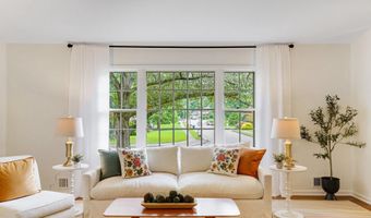 8606 FALKSTONE Ln, Alexandria, VA 22309
