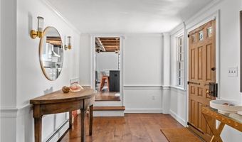 35 Second St, Newport, RI 02840