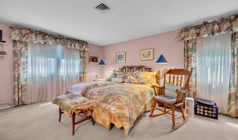 37 Faith Ln, Aberdeen, NJ 07747