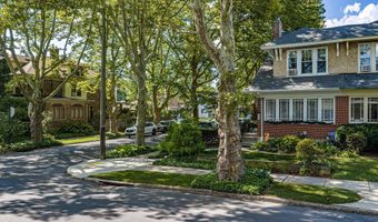 2051 W LIVINGSTON St, Allentown, PA 18104