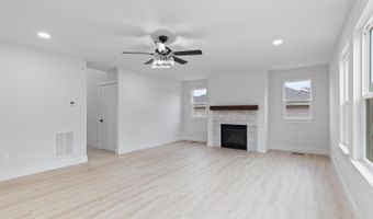 2004 Green Acres Dr, Adrian, MI 49221