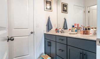 59 Walkabout Dr, Aberdeen, NC 28315