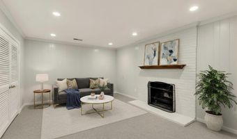 8 SANGAMORE Ct, Bethesda, MD 20816