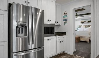 274 Rae Ln, Bonneau, SC 29431