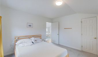 26 Cliff Ave 4, Newport, RI 02840