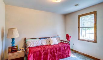 121 White Pine Rd, Beattyville, KY 41311