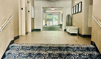 6621 WAKEFIELD Dr 504, Alexandria, VA 22307