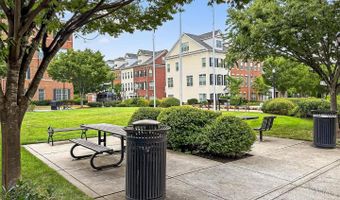 322 N GEORGE MASON Dr, Arlington, VA 22203