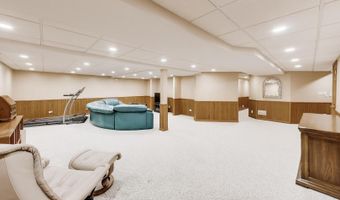 611 W Whiting Ln, Arlington Heights, IL 60004