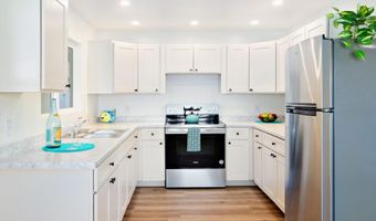 323 W Papa Ave, Kahului, HI 96732