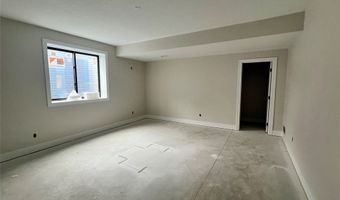 609 Pelican Dr, Polk City, IA 50226