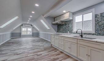 36 E 4TH St 3, Bayonne, NJ 07002