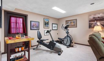 24352 State Hwy Ee, Aurora, MO 65605