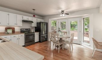 1048 Oak Glen Cir, Ballwin, MO 63021