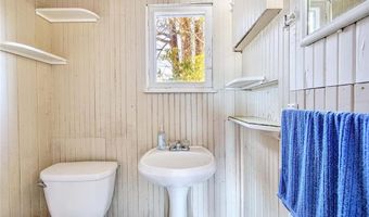 74 ADAMS POINT Rd, Barrington, RI 02806