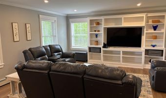 48 Mountain View Dr, Auburn, ME 04210